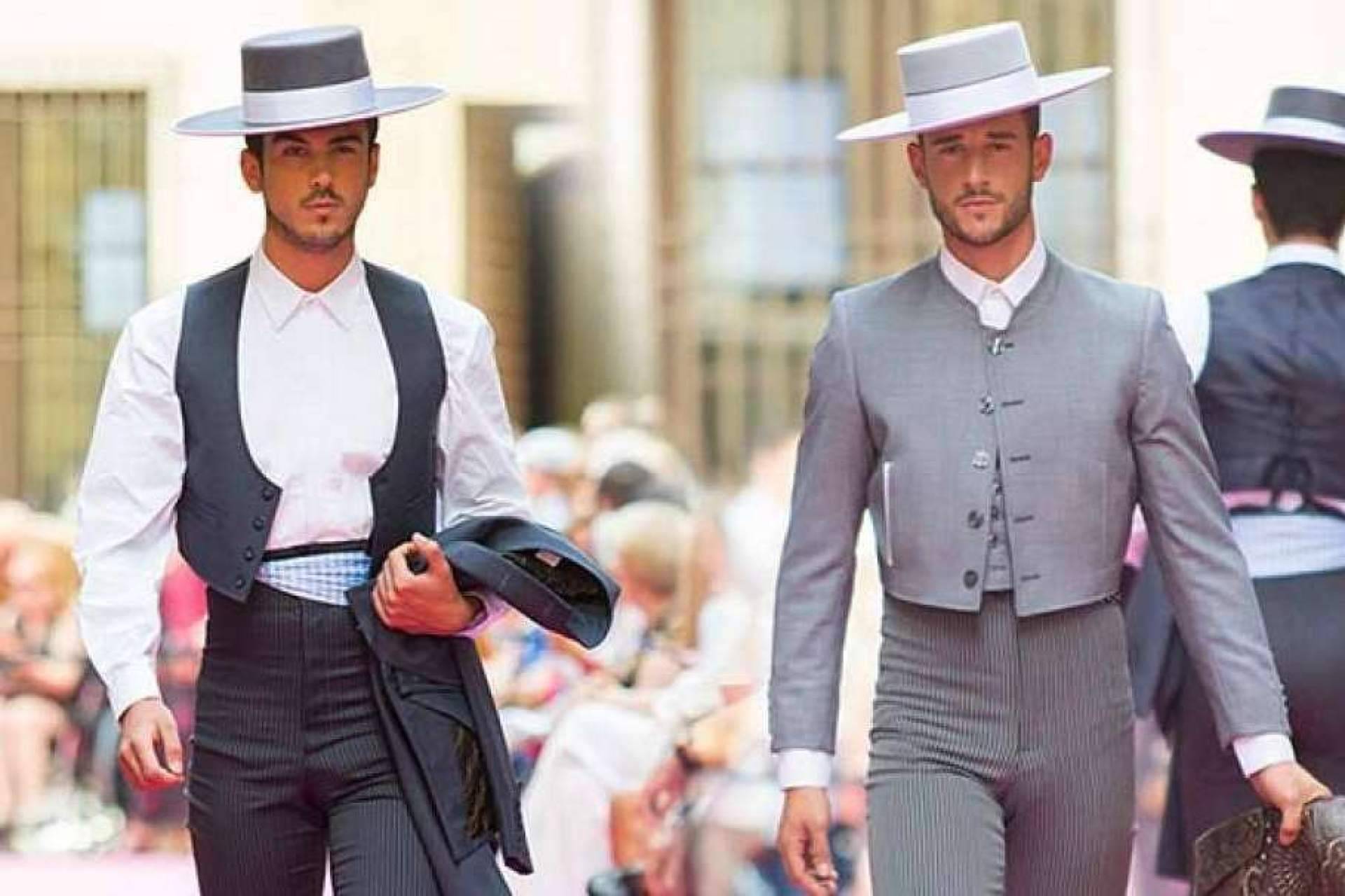 Viva la Feria explica cómo vestir con traje de corto para fería y romería