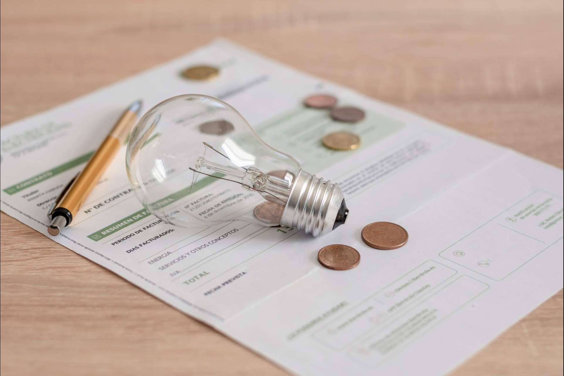Datos de interés sobre el precio de la luz de la mano de Apaga Luz