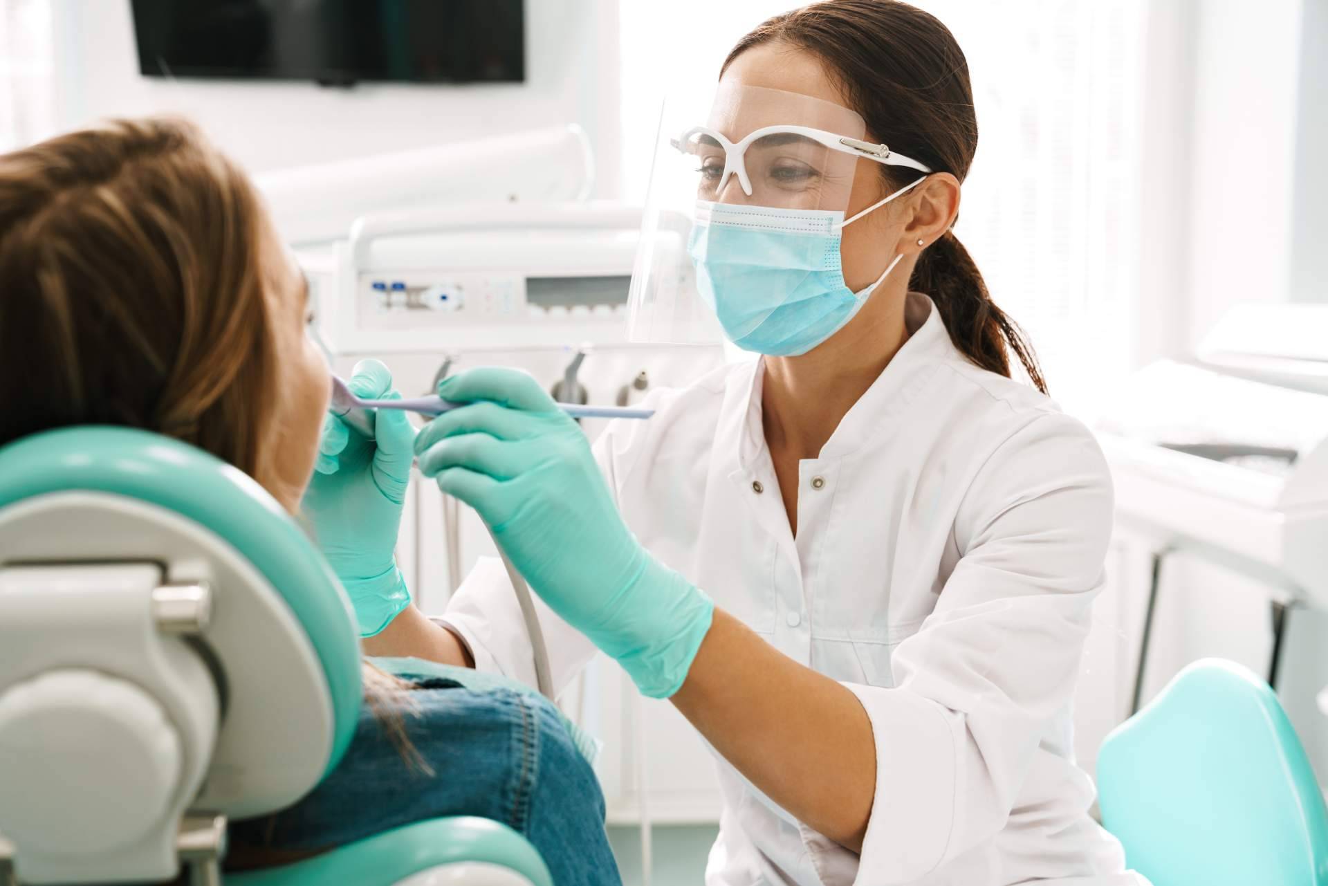 Los servicios de endodoncia en Agudo Rosa contribuyen a preservar la estructura de los dientes, manteniéndolos sanos y libres de infecciones