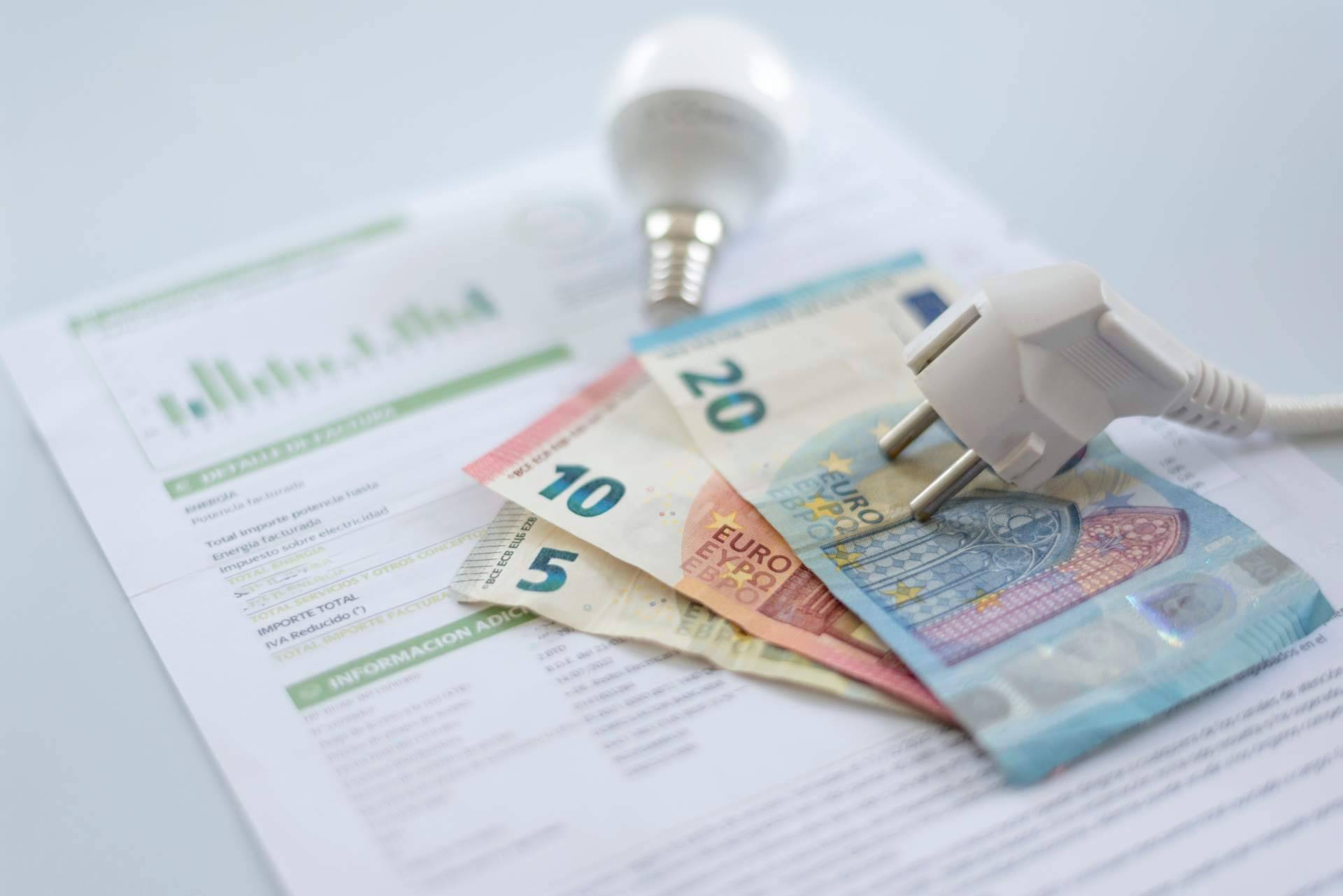 Ahorralia permite ahorrar en las facturas de luz, gas e internet