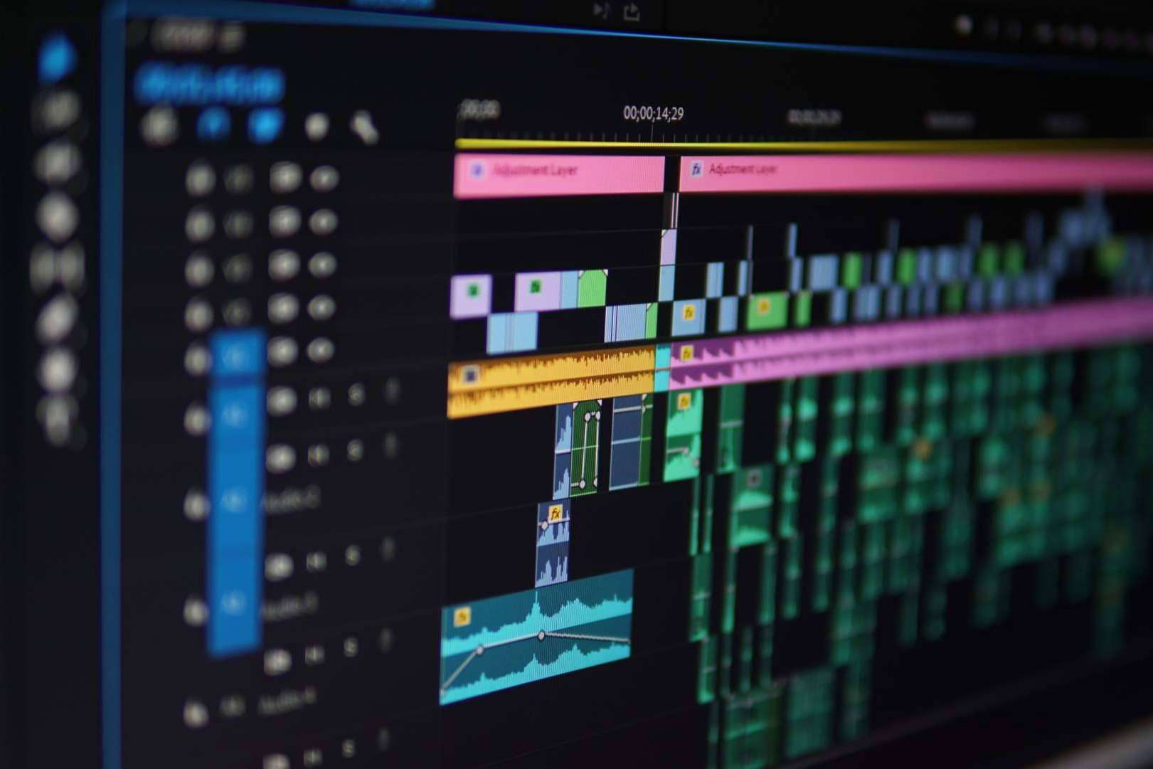 Una de las claves del éxito en YouTube reside en contar con buenos editores de vídeo