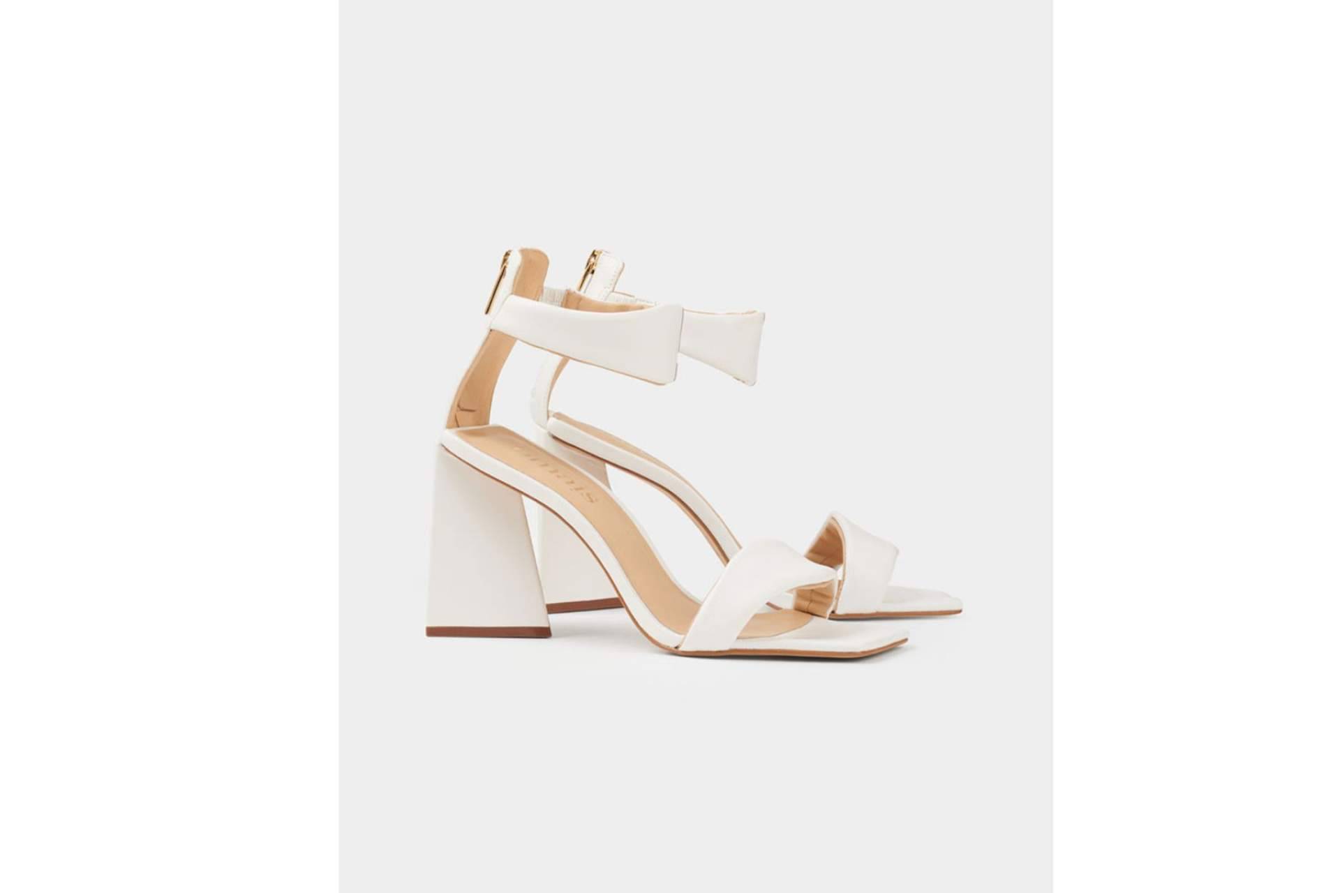 Sandalias para el verano con OMAIS y sus modelos