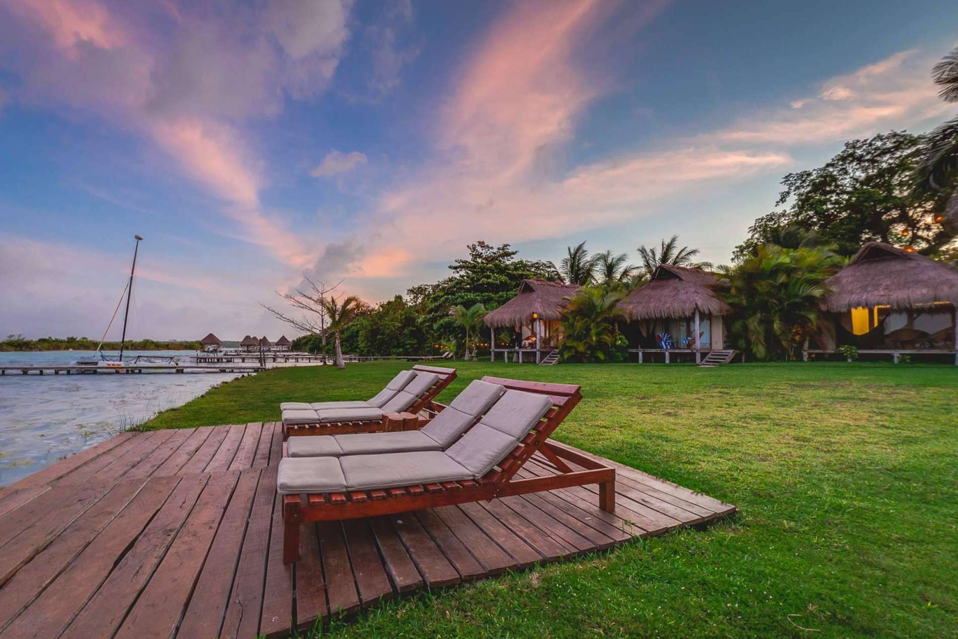 Increíbles habitaciones inmersas en la naturaleza en el hotel en Bacalar CASABAKAL