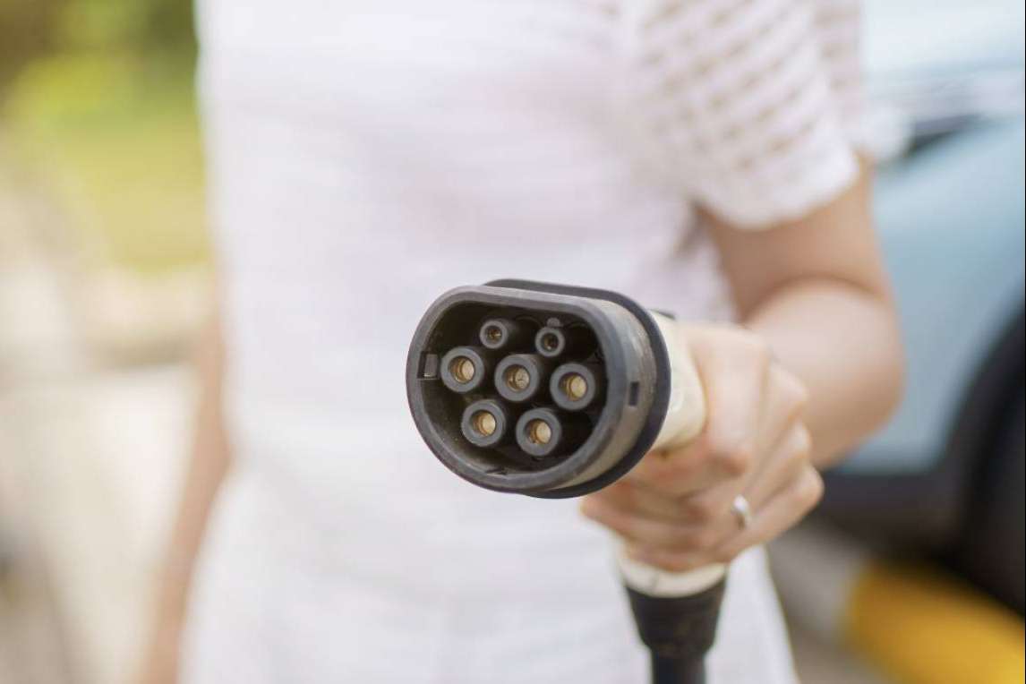 ChargeGuru explica por qué los conductores de vehículos eléctricos eligen cargar en casa