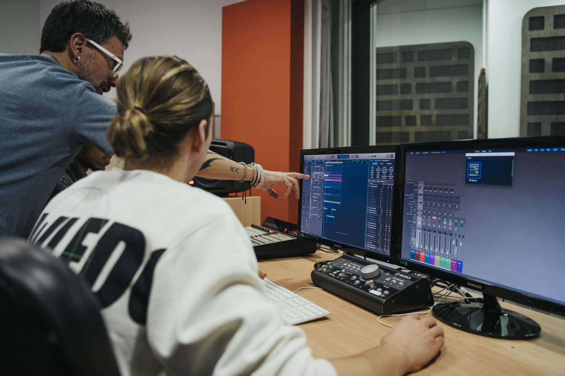 Especializarse en producción musical con profesores expertos e instalaciones únicas en Eumes