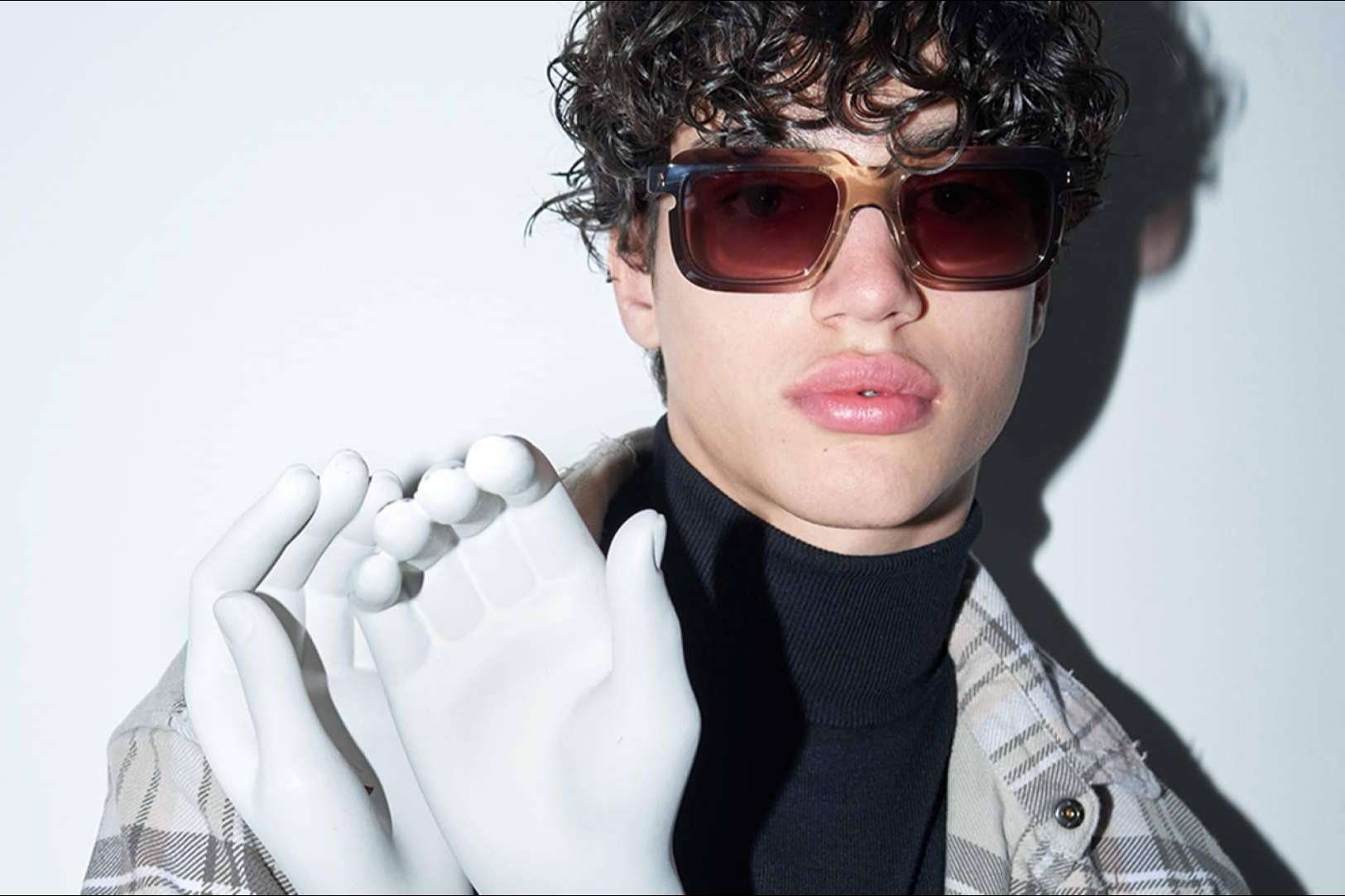 ¿Es posible vestir piezas de diseño 'atemporal' y estar 'a la moda'? La marca PORTRAIT asegura que sí