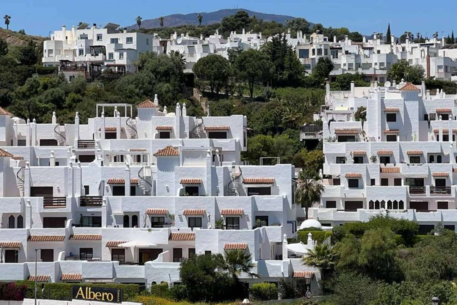 Restauración y pintura de edificios en la Costa del Sol para preservar su belleza y funcionalidad