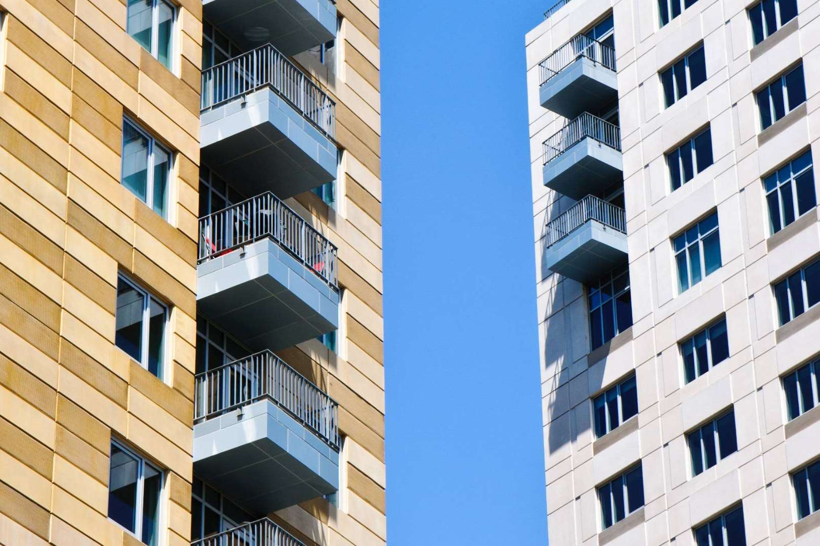 Limpieza con vapor a alta presión, la técnica innovadora de la firma Galvan Lacados para comunidades y edificios de viviendas