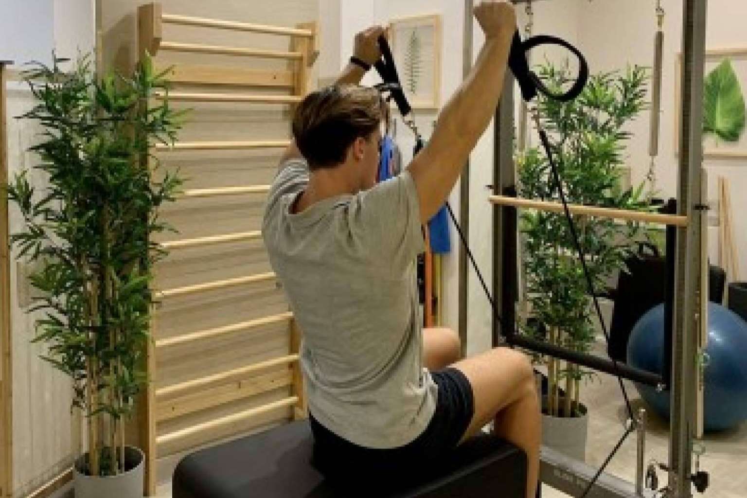 Practicar pilates con máquinas Madrid en Clínicas H3
