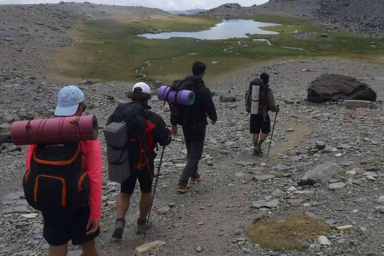 Guías Nevada y su ruta para disfrutar en verano en el integral de los tresmiles de Sierra Nevada