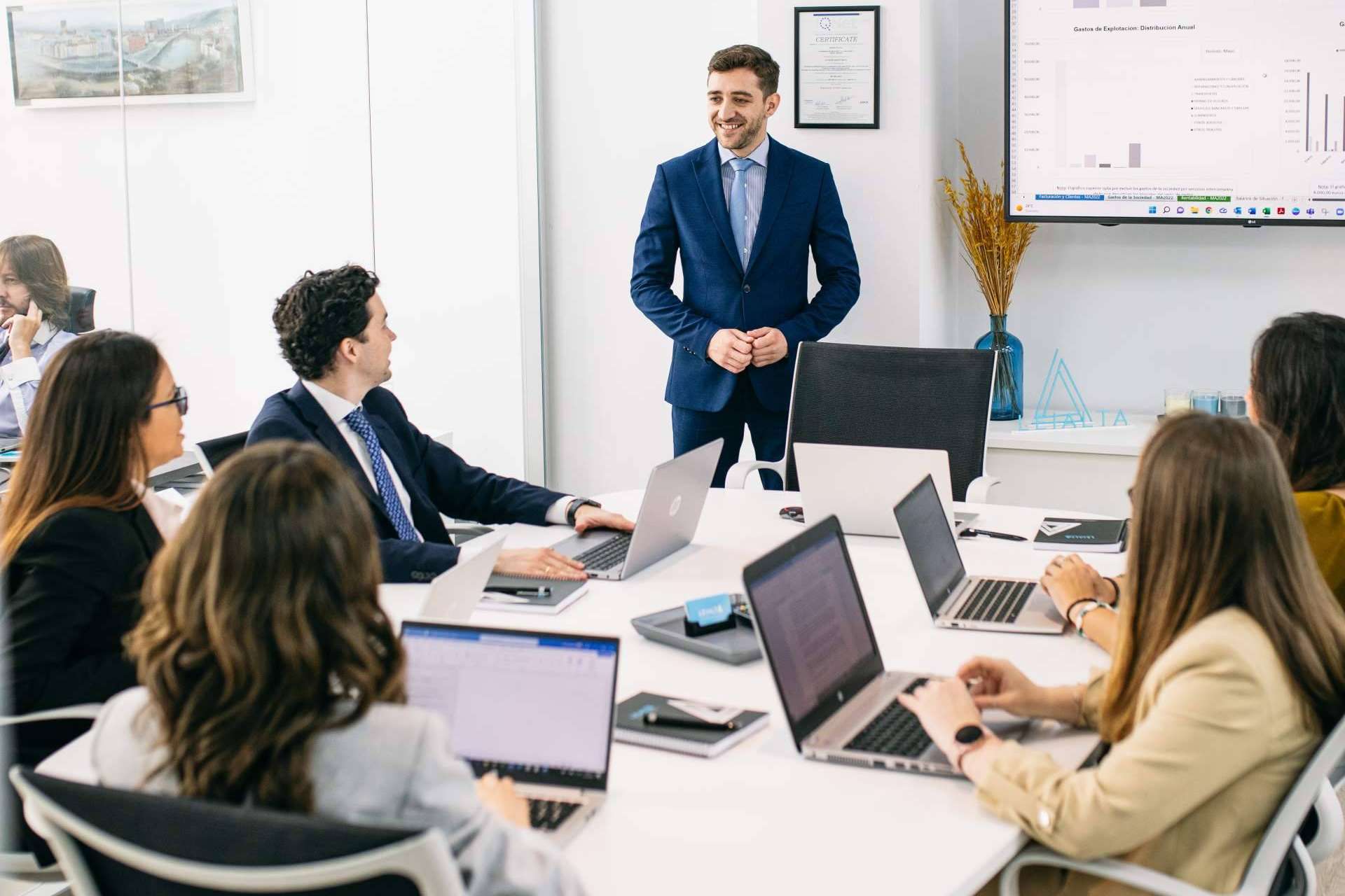 Todo sobre LEIALTA, una empresa especializada en soluciones empresariales y servicios de holding empresarial