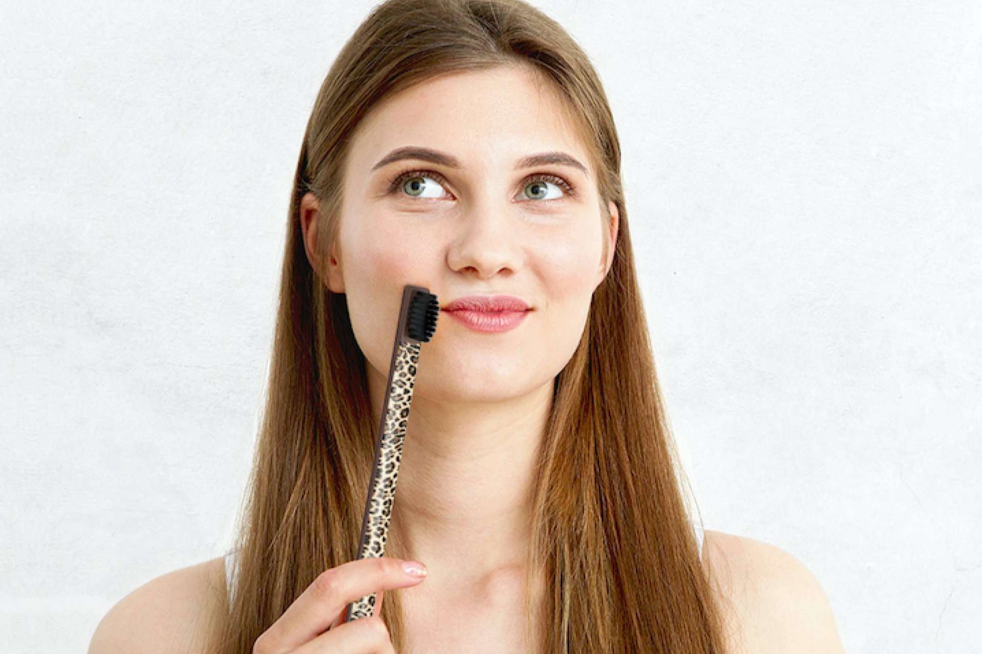 Distintos modelos de cepillos de dientes personalizados a juego con la decoración del baño que ofrece MyOwn