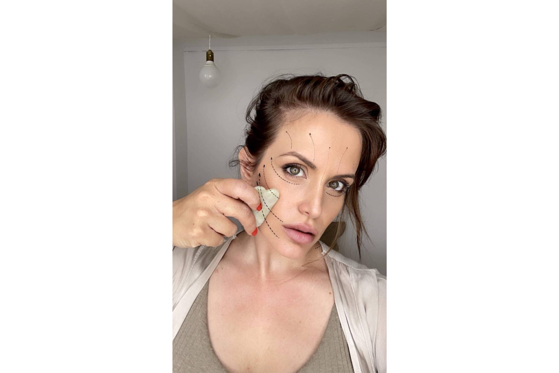 Tonificar los músculos de la cara con la técnica antiedad sin cirugía del yoga facial
