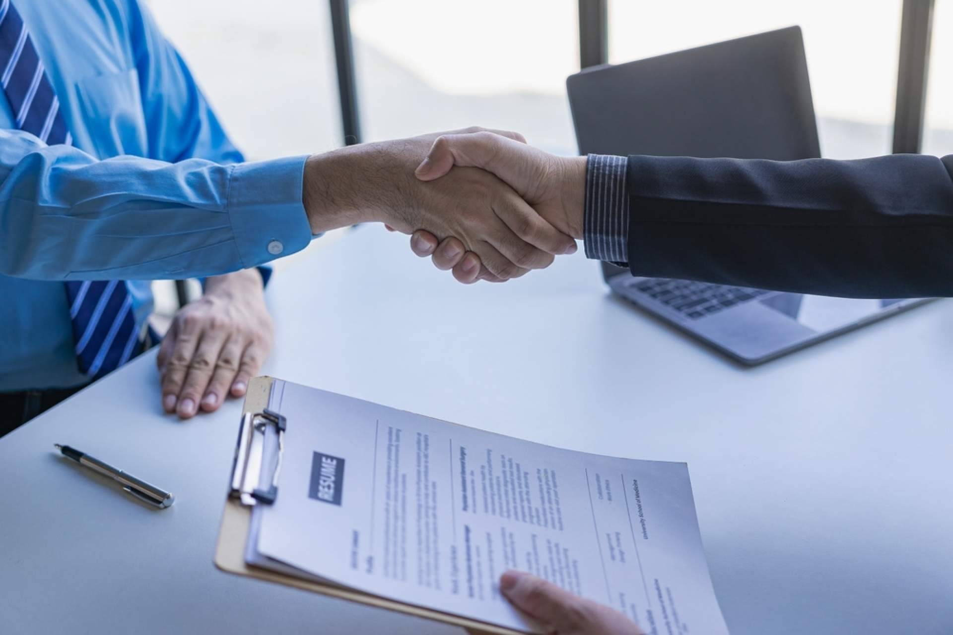 ¿De qué manera afecta a la empresa el reconocimiento de una incapacidad permanente a un trabajador?