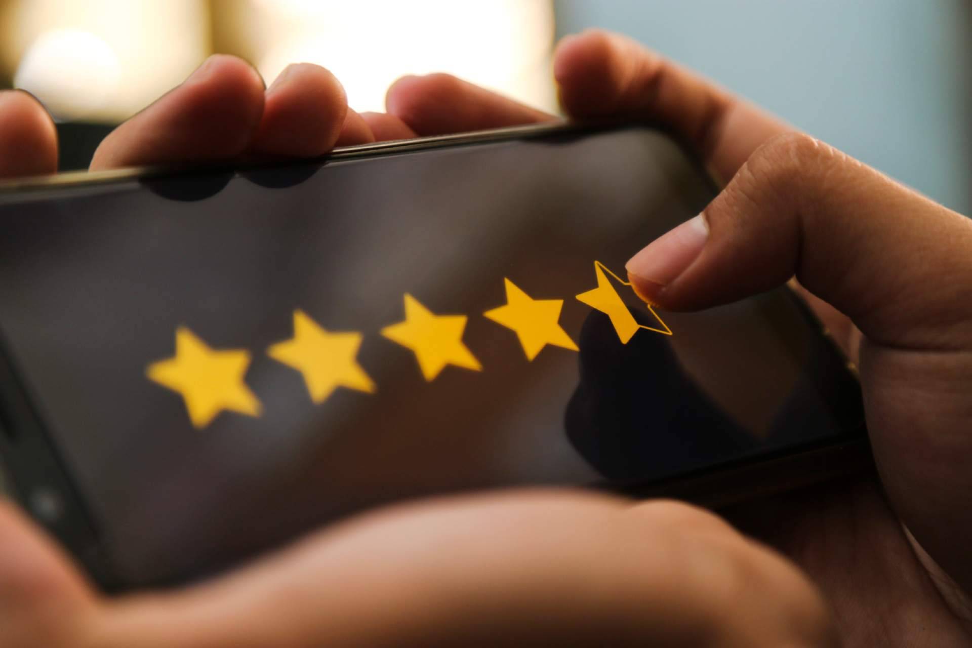 Las empresas bajo investigación por comprar reseñas falsas en Google tienen la reputación en juego