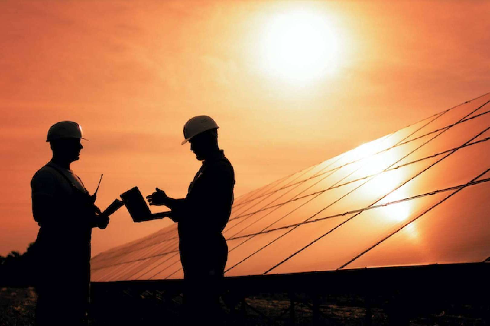 Soletec y su equipo de instaladores de placas solares profesionales a precio accesible