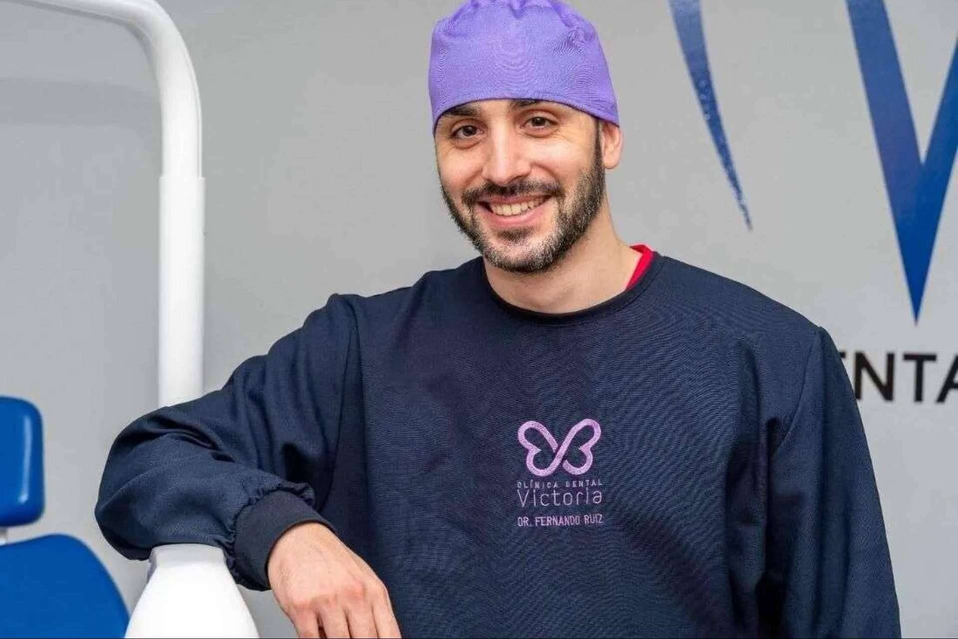 Clínica Dental Victoria señala las ventajas de los implantes dentales