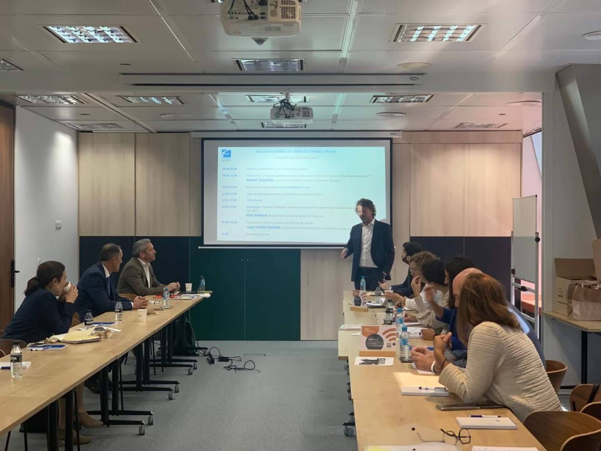 Promover la formación y la investigación contra el fraude en la empresa en la colaboración entre la Asociación Española de Empresas contra el Fraude (AEECF) y UNIR