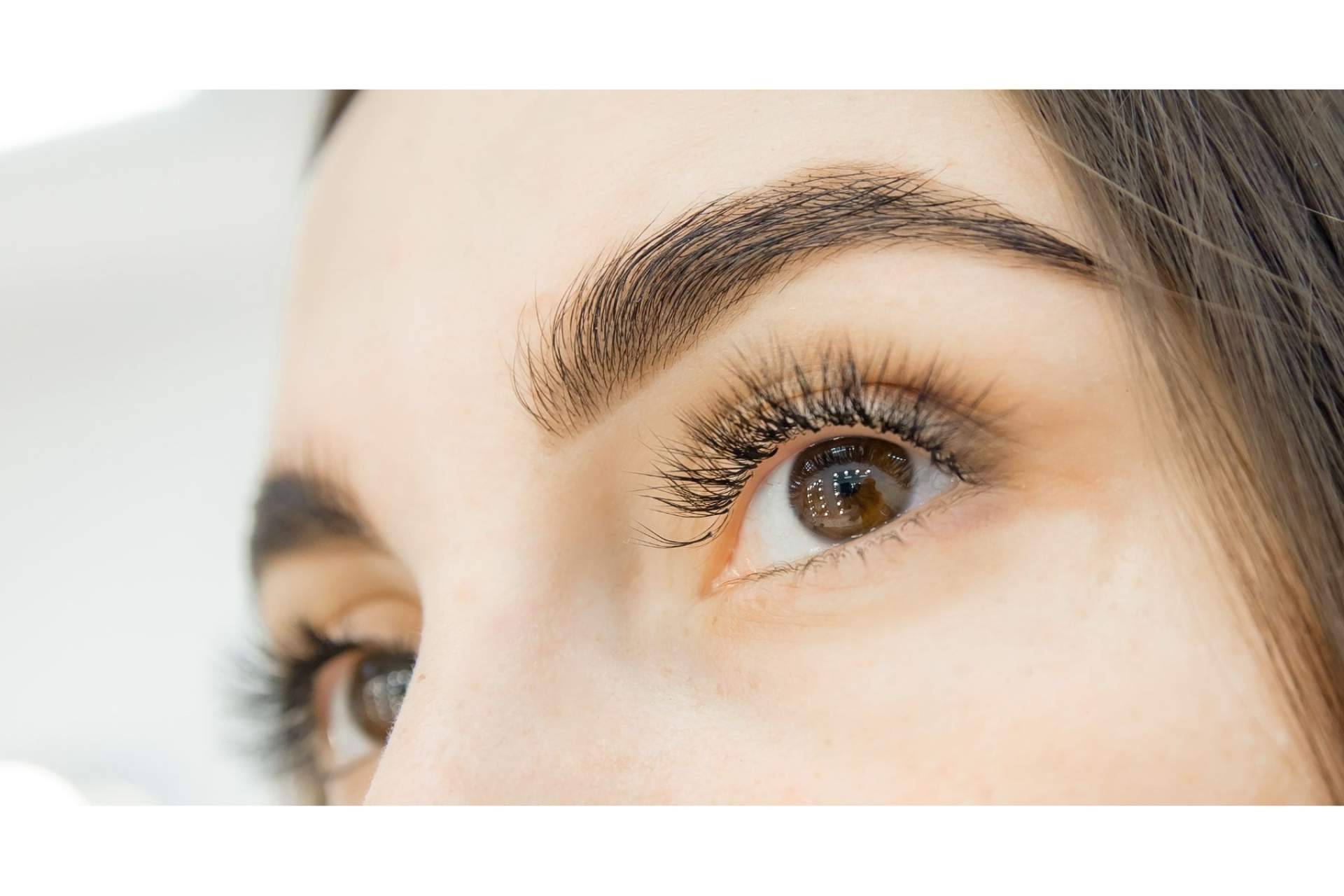 Injerto de cejas en mujeres, una solución definitiva para transformar la apariencia