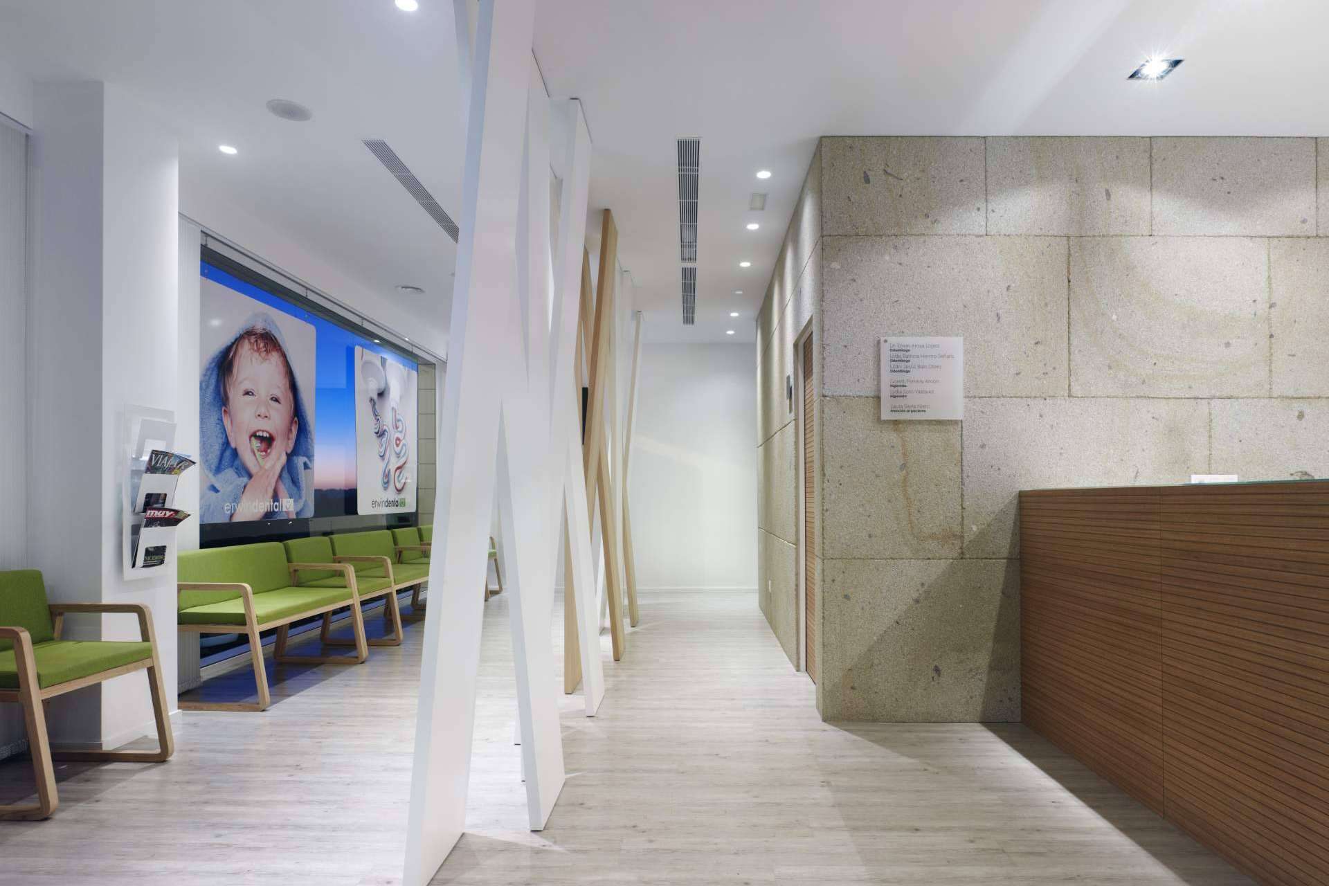 ¿Qué tratamientos de estética dental se ofrecen en Erwin Dental?