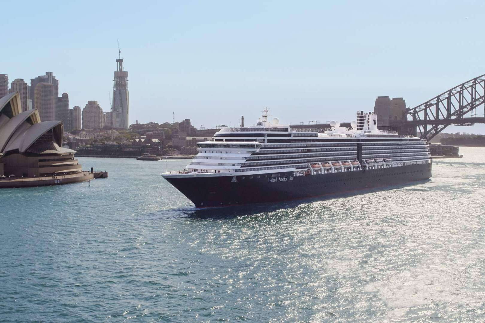 Explorar los destinos más populares en un crucero de lujo con guía en español
