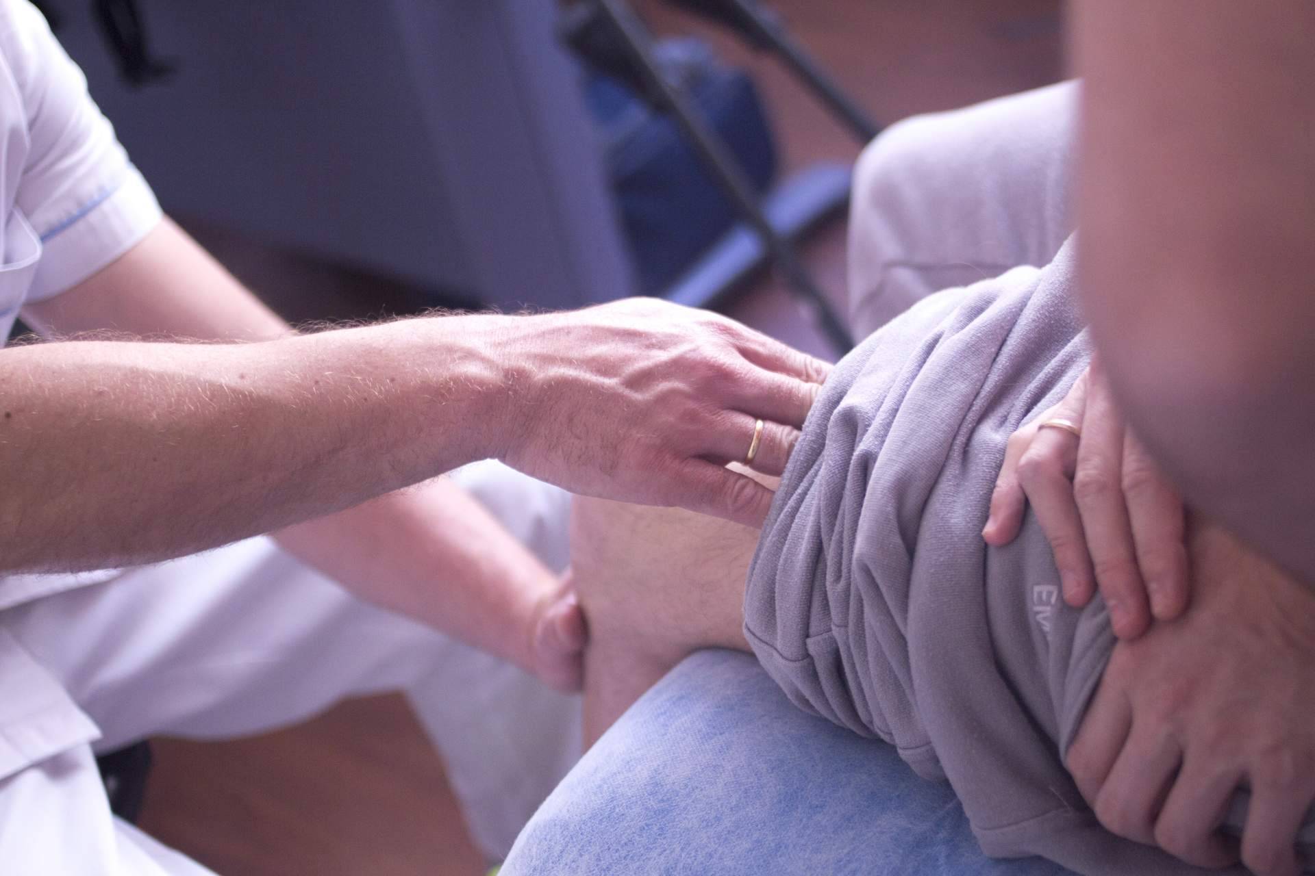 Dr. Miguel Romero lleva a cabo el tratamiento de la rotura del cuerno posterior del menisco interno
