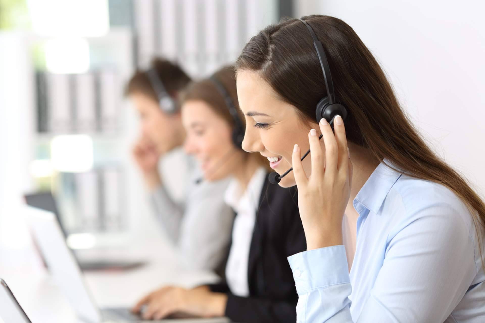 SVAE explica los beneficios de externalizar la atención al cliente en empresas