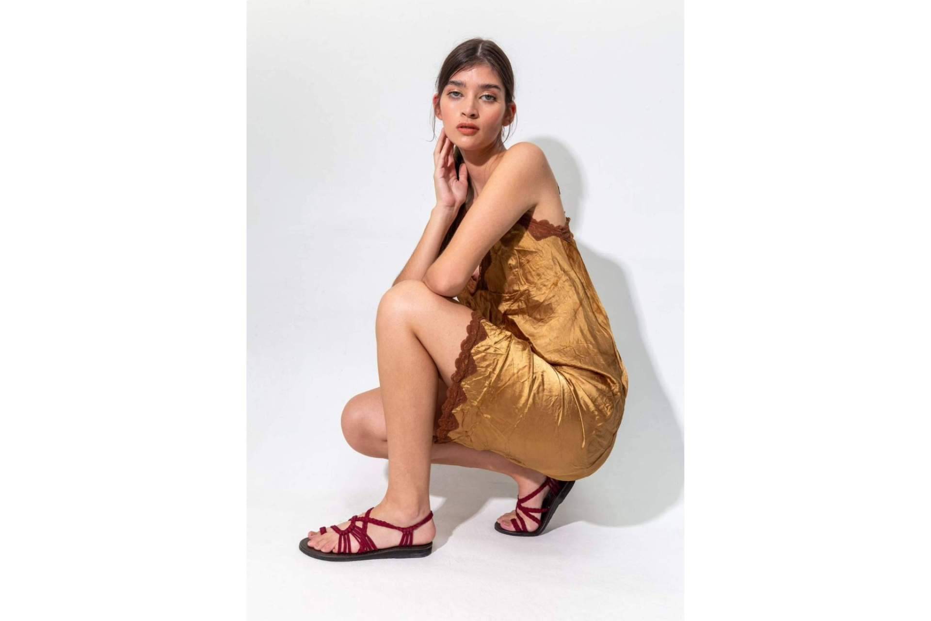 Kitara lanza su línea de sandalias