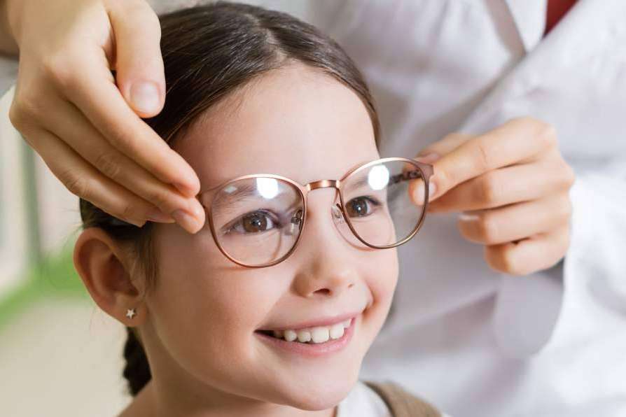 Frenar la miopía infantil, con la Clínica Oftalmológica Novovisión