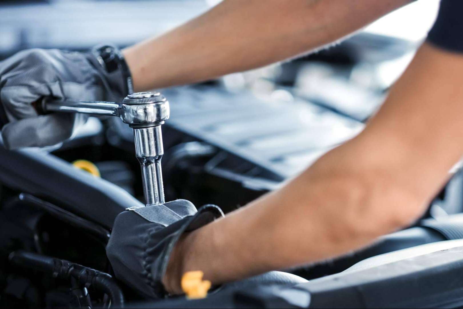 Elegir un taller mecánico experto para viajar seguro este verano