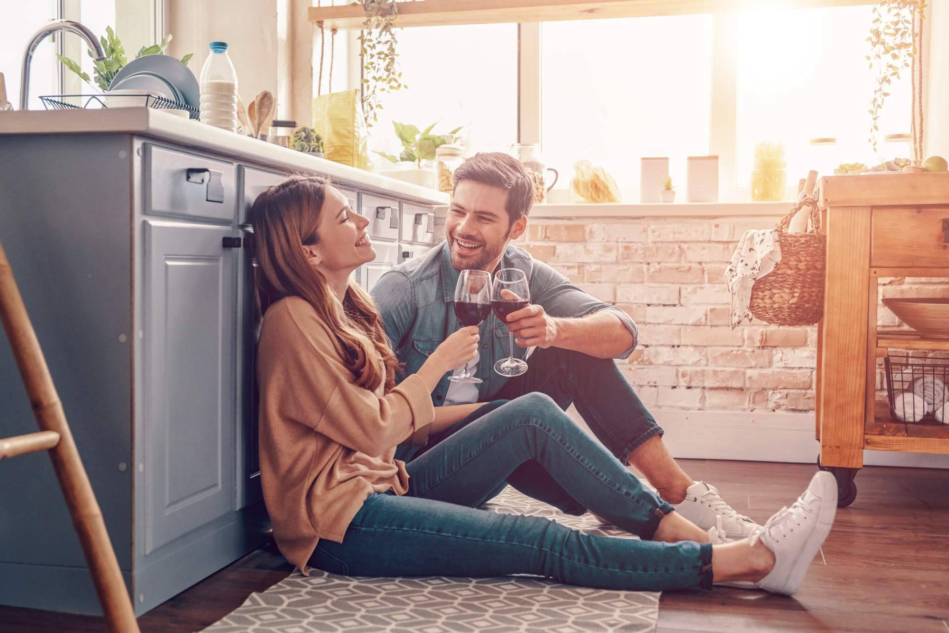Vinow es la plataforma delivery que acerca directamente a casa vinos y cavas de Marqués de la Concordia y Marqués de Griñón