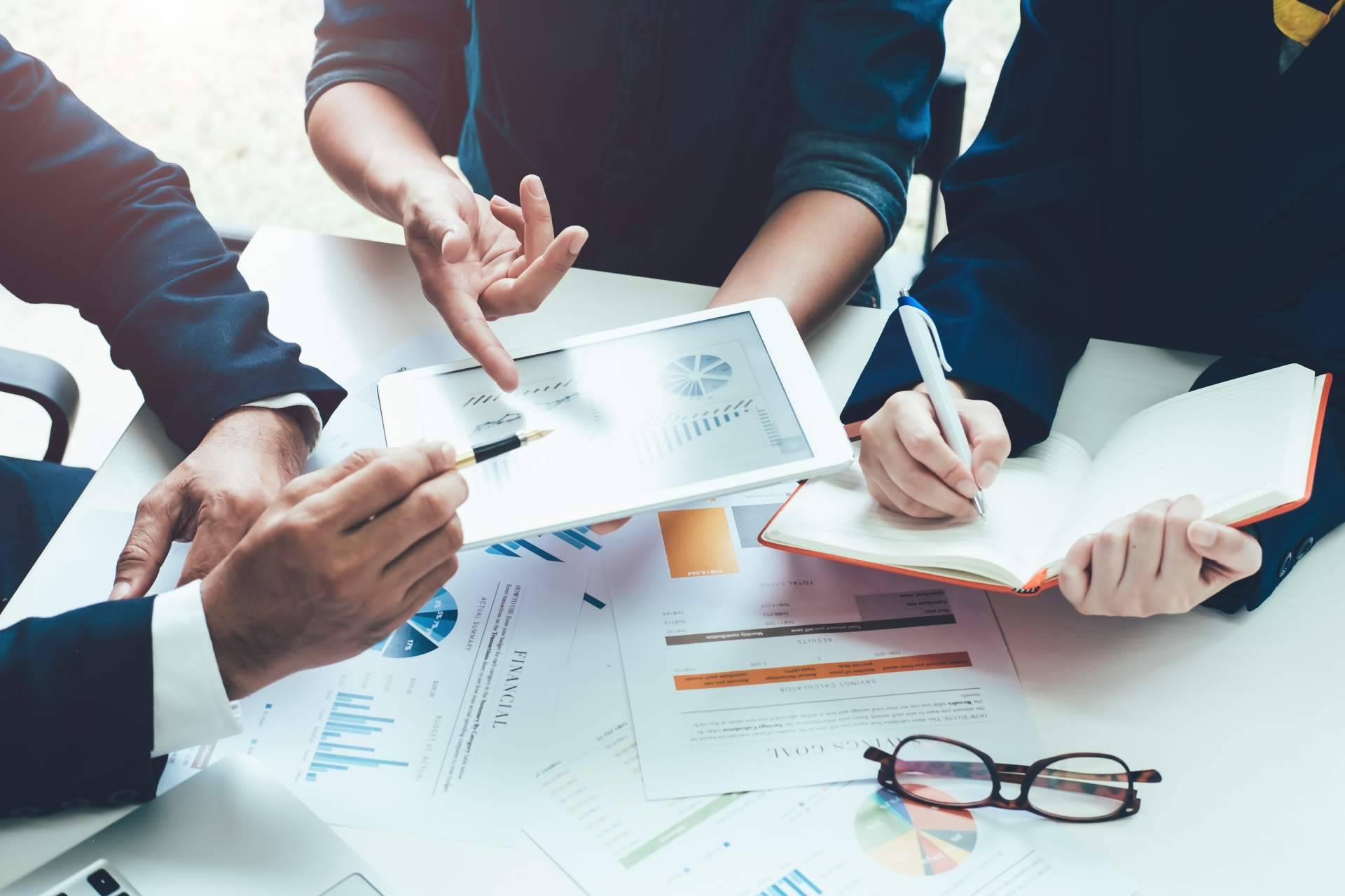 La nueva fuerza de trabajo Digital. Humanos y agentes de Inteligencia Artificial Semántica se unen, con Kawaru
