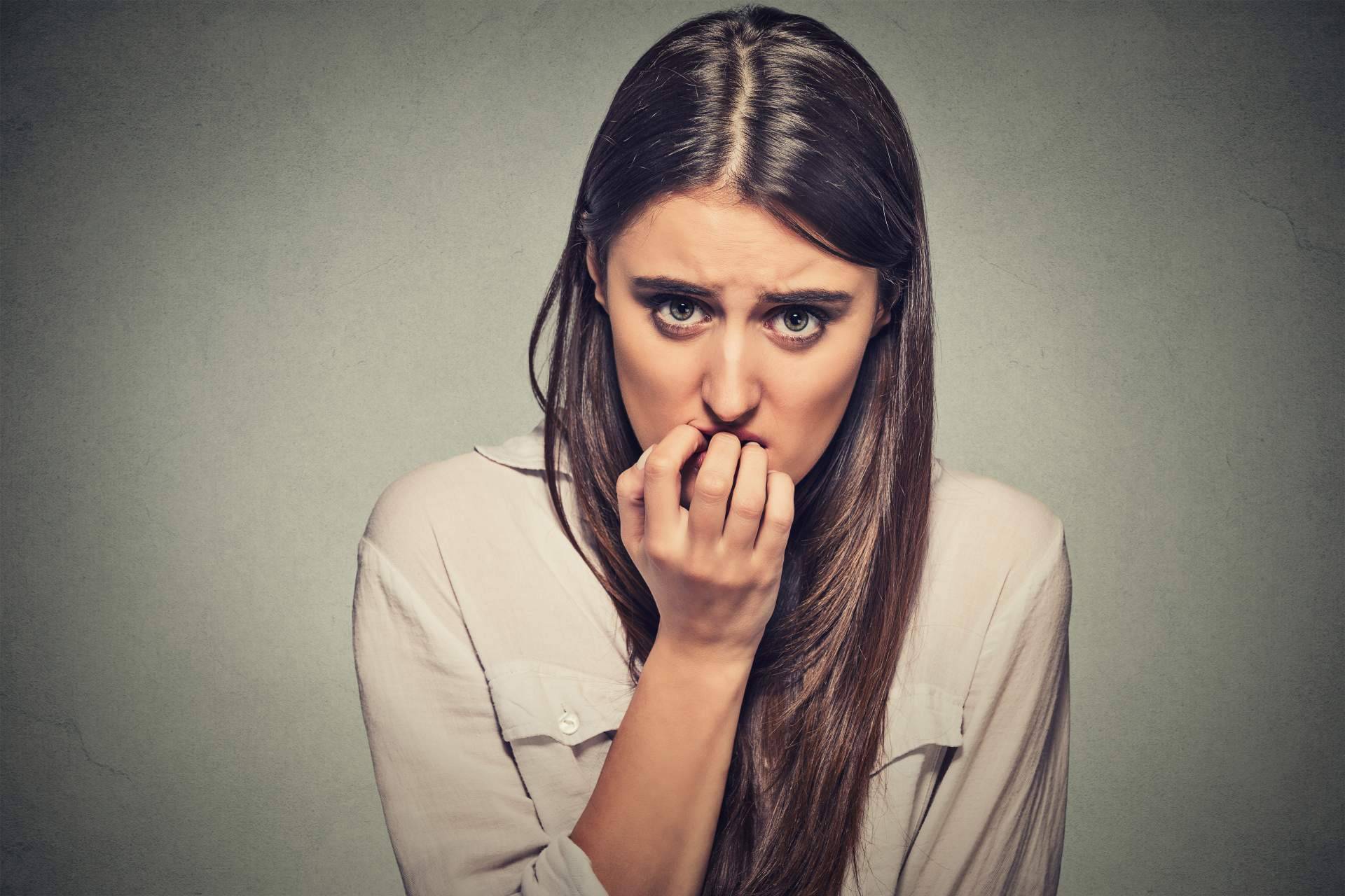 ¿Qué es la ansiedad social y cómo se trata?