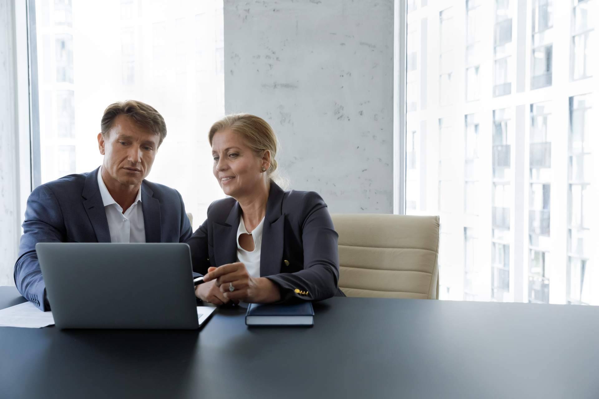 Crear y desarrollar una empresa, con la formación profesional que ofrece AEI Business School