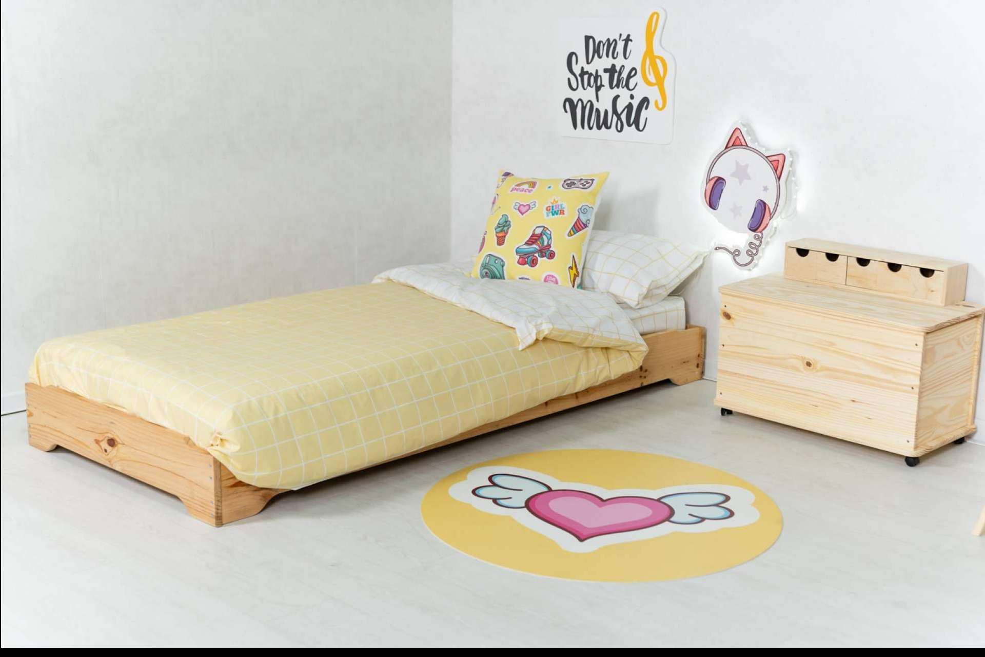 Una empresa alicantina lanza una colección de textiles y decoración que empodera a las niñas