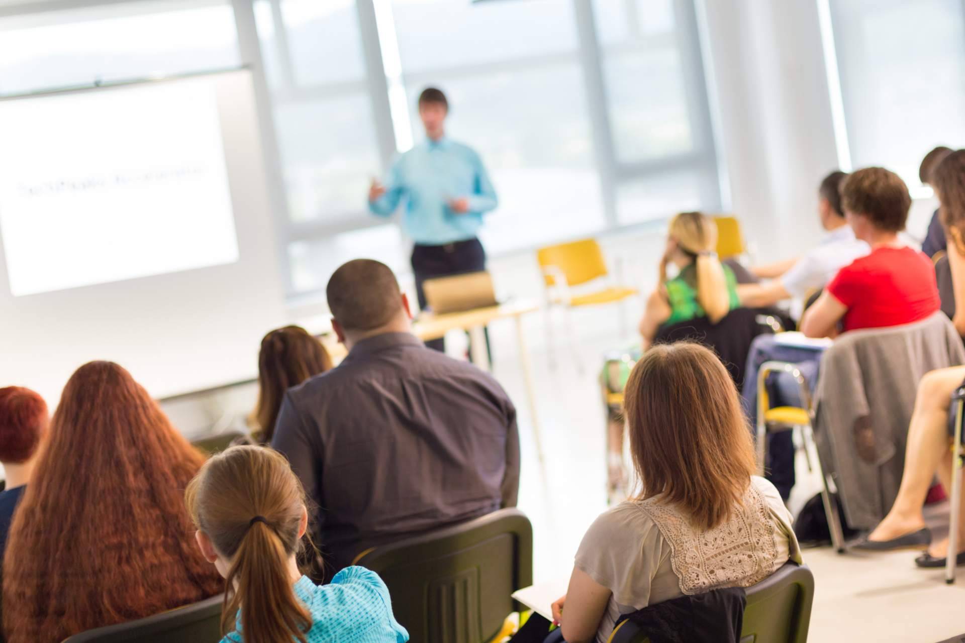 ¿Dónde encontrar un Máster en Negocios Internacionales? Constanza Business & Protocol School