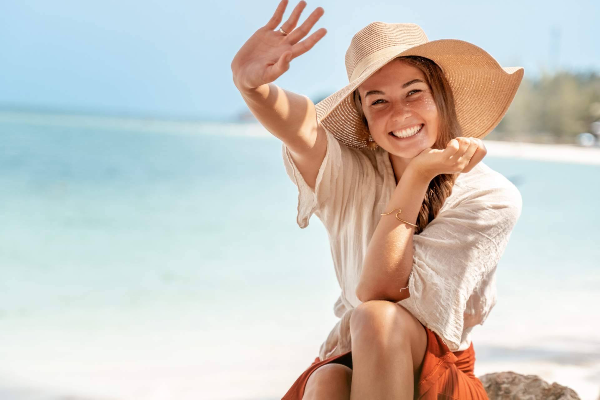 DOCTOR KLEIN lanza una nueva campaña de verano inundada de positivismo. Las pieles se ponen sensibles