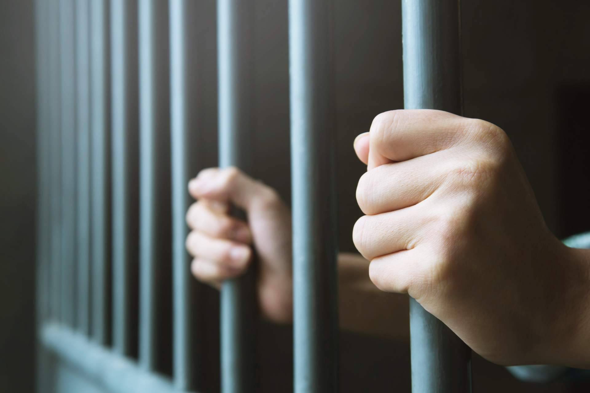 Españoles condenados y presos en cárceles extranjeras; traslado a España, adaptación de la pena a las leyes españolas e indulto