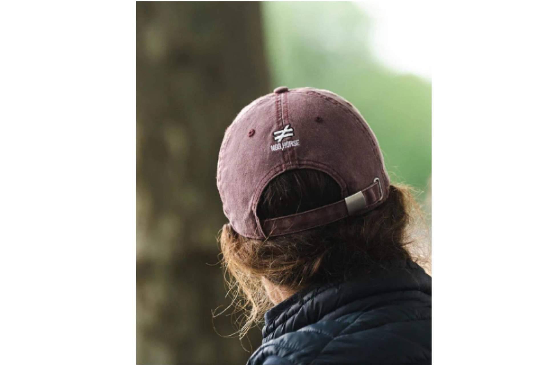 Gran variedad de modelos de gorras de golf en el catálogo de NGB Sports