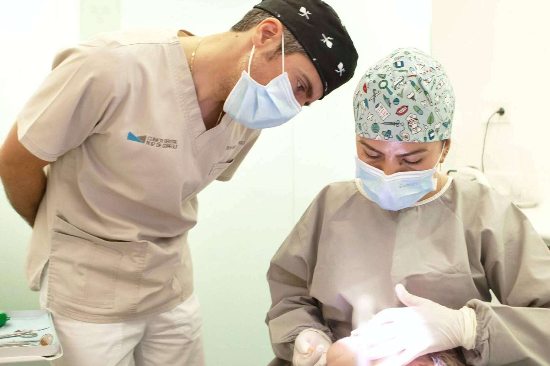 Clínica Dental Ruiz de Gopegui explica qué es el edentulismo y cómo tratarlo