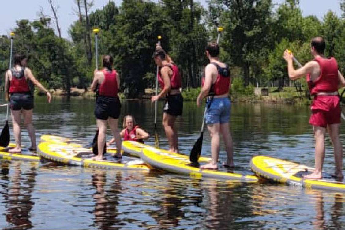 Especialista en paddle surf en Salamanca, con Turismo Activa