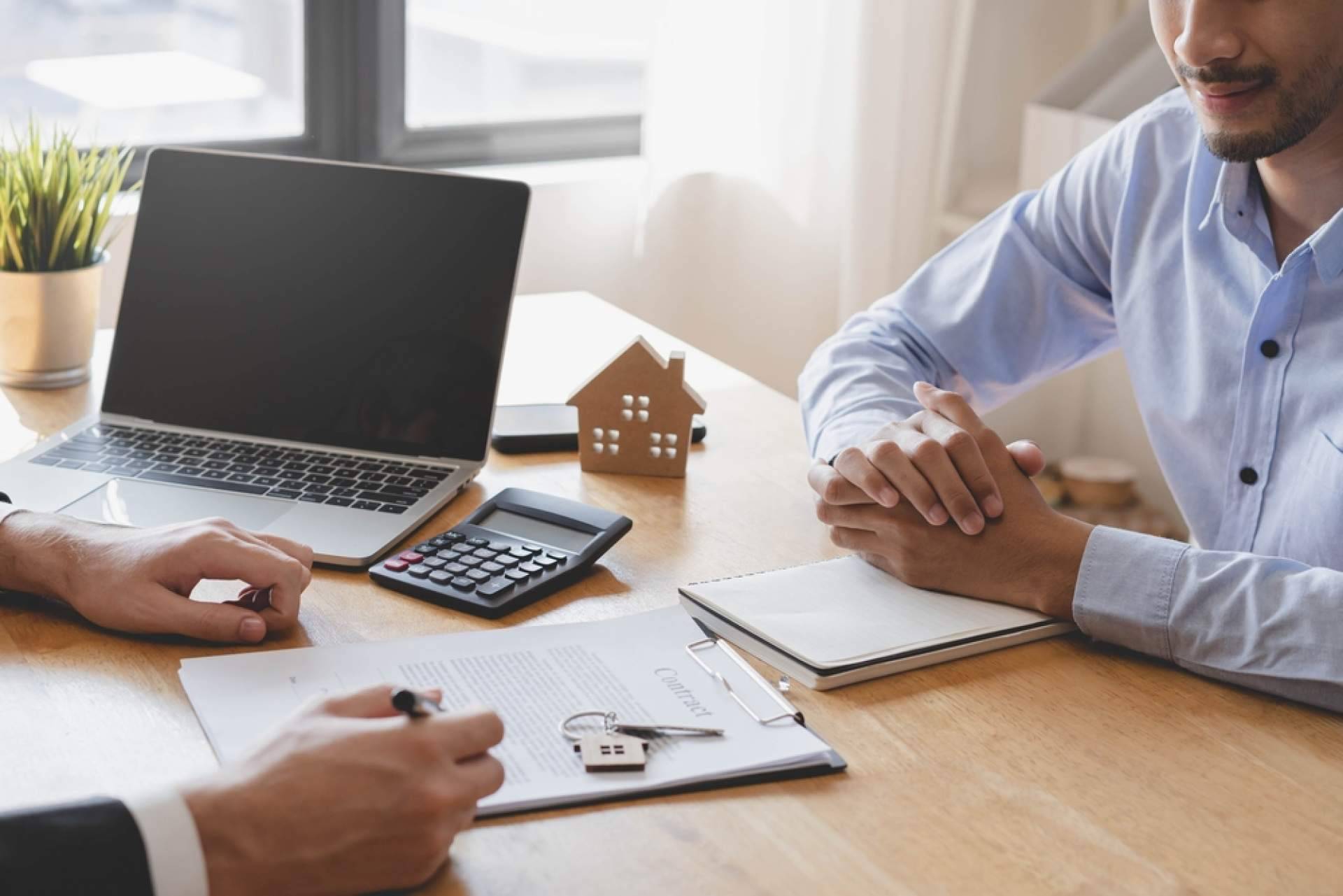 ¿Por qué los funcionarios tienen más facilidades en el momento de pedir una hipoteca?, con expertosenhipotecas.es