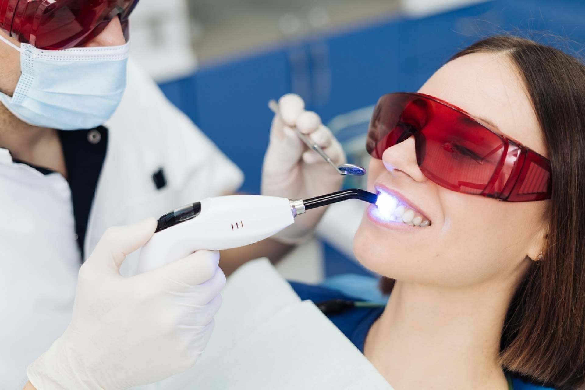 ¿Cuáles son los tratamientos de estética dental más efectivos? La Clínica Dentinos da las claves