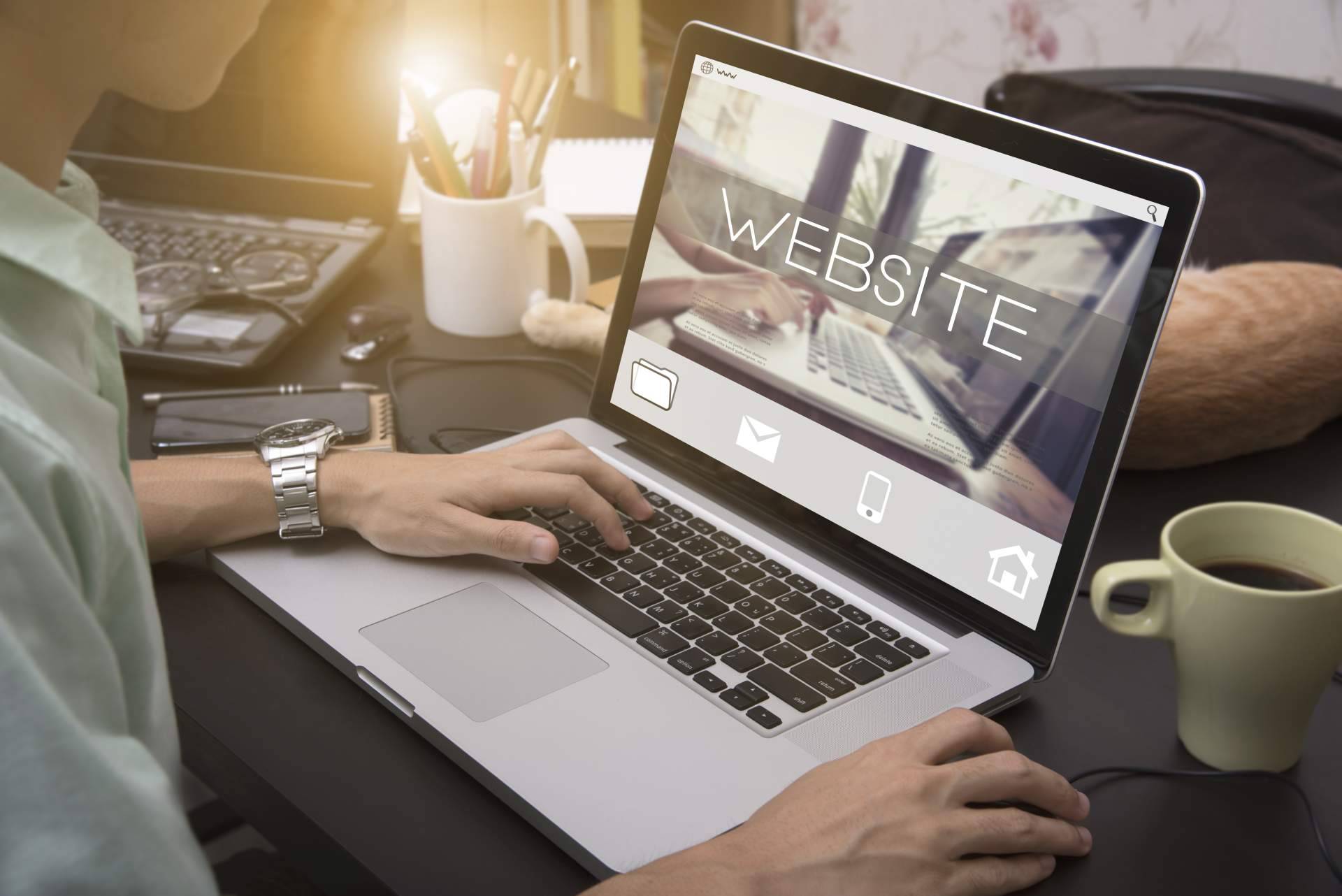 Qué características debe tener una página web, según Anexeo