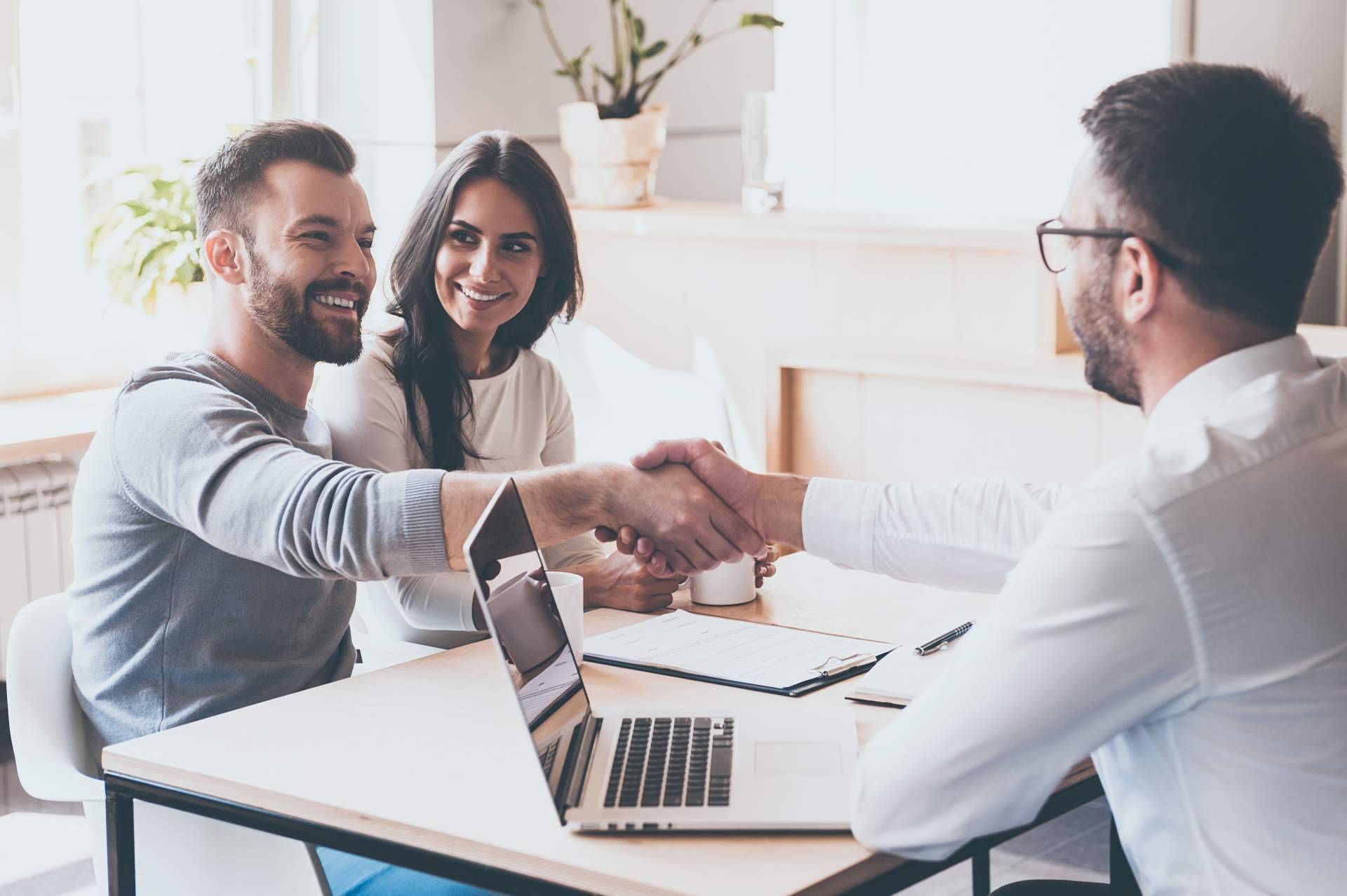 ¿Por qué es importante la ayuda de una inmobiliaria como Inmocat para vender una vivienda?