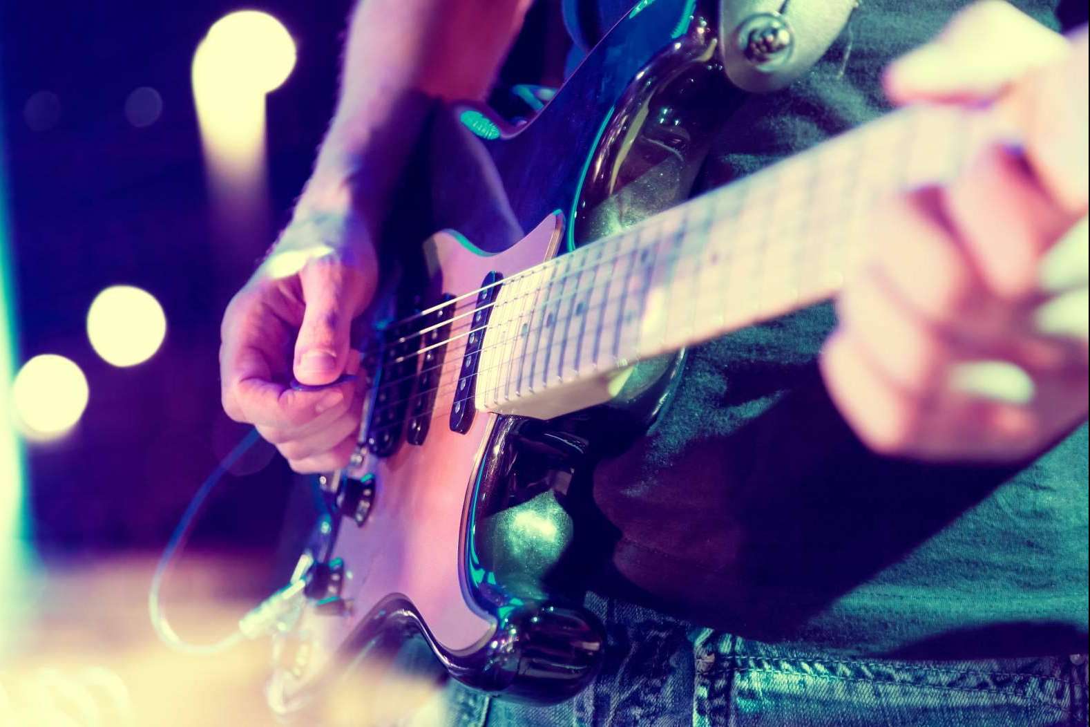 Las ventajas de escuchar música y de aprender a tocar instrumentos
