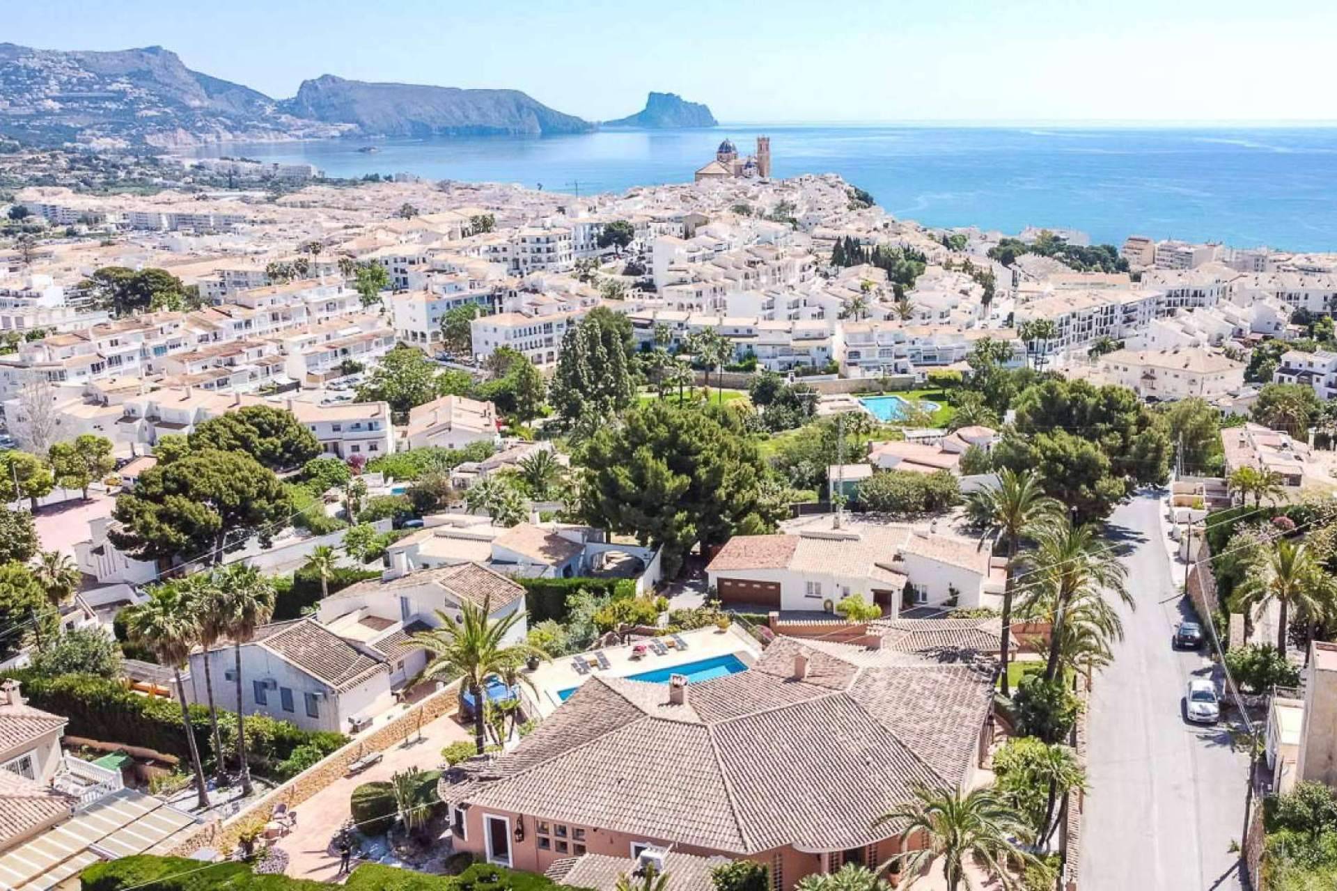 Dinhjelper-Realestate sobre los beneficios de la Costa Blanca para alquilar o comprar