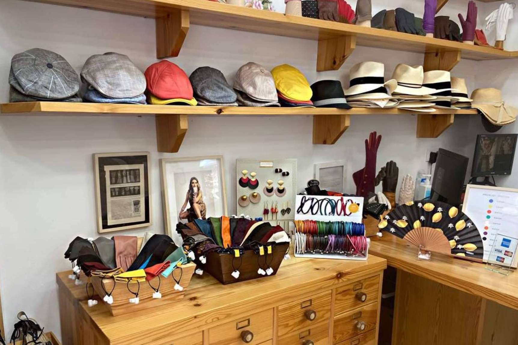 Los sombreros de Santacana aportan estilo y elegancia