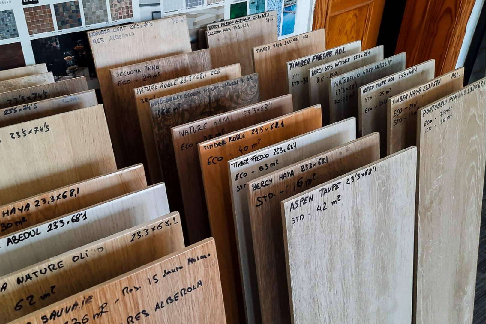 Artegrés, el local de porcelánico imitación en madera