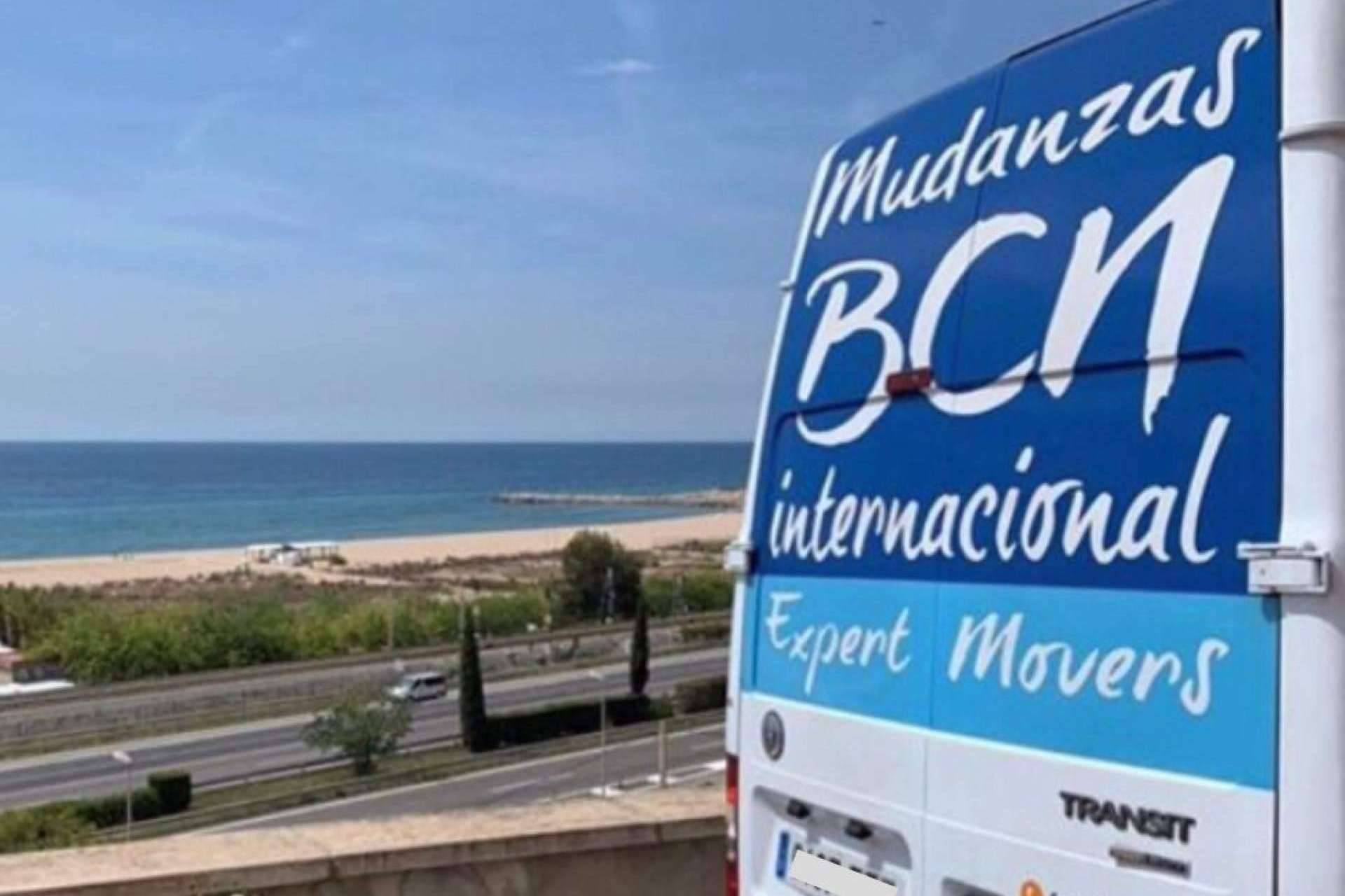 Todas las facilidades para realizar mudanzas a Canarias, con Mudanzas BCN Internacional